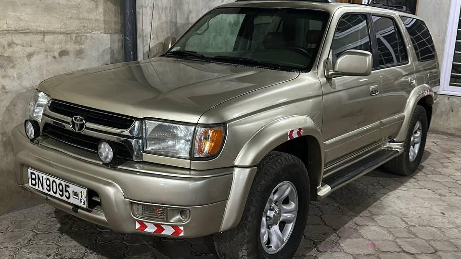 4RUNNER BN 9095 RB (location au nord du Bénin)