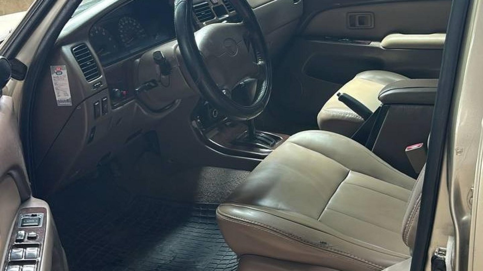 4RUNNER BN 9095 RB (location au nord du Bénin)