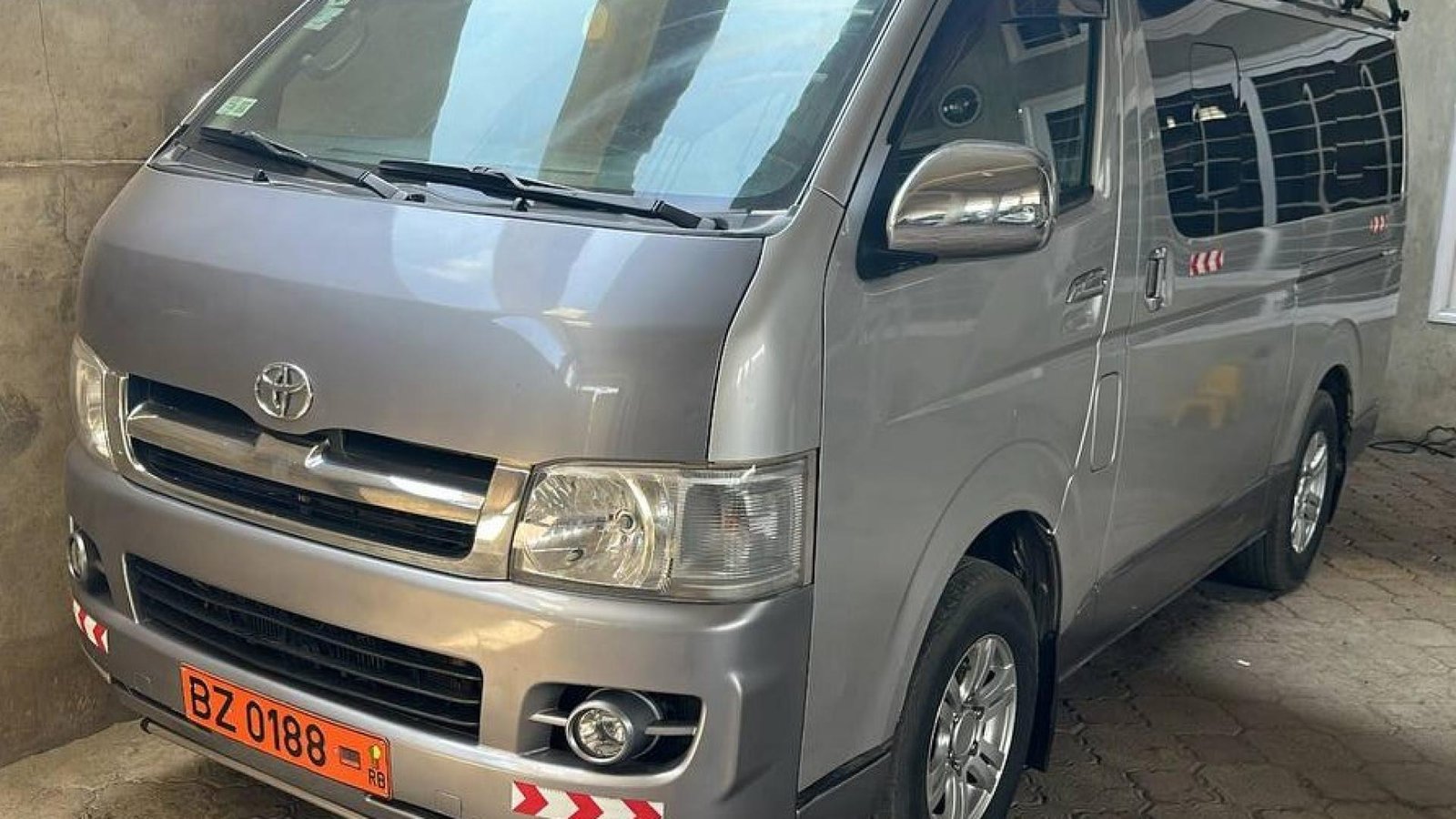 MINI BUS BZ 0188 RB (location au sud du Bénin)