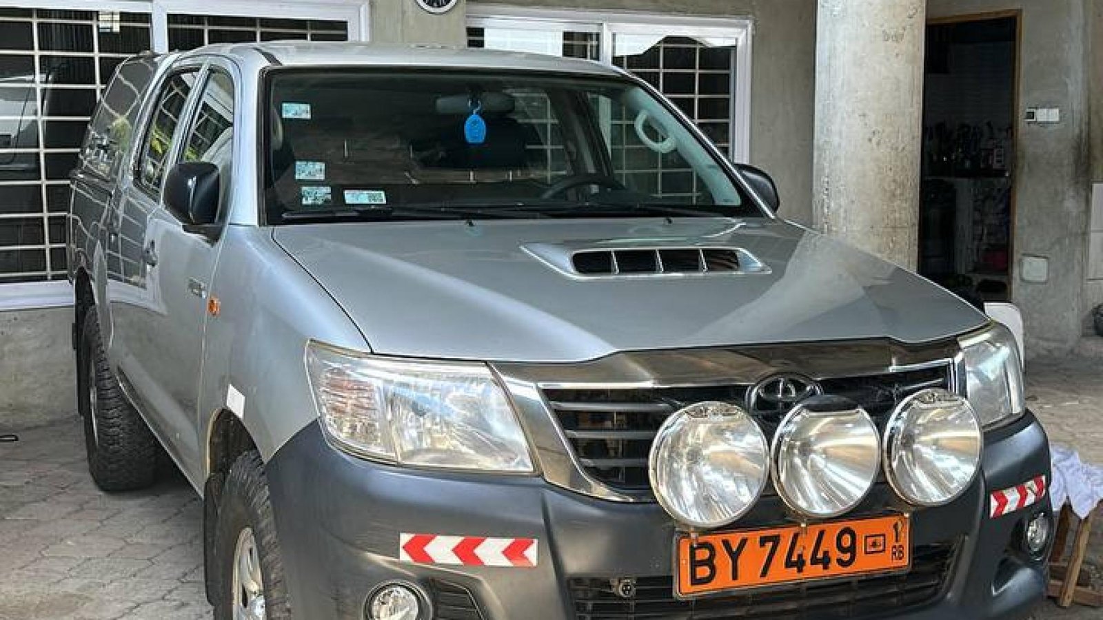 PICK-UP BY 7449 RB HILLUX (location au sud du Bénin)