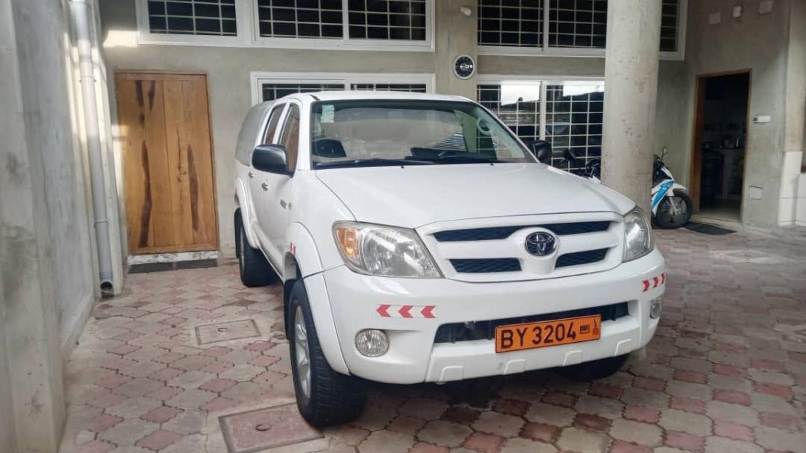 PICK-UP BY 3204 RB HILLUX (location au nord du Bénin)