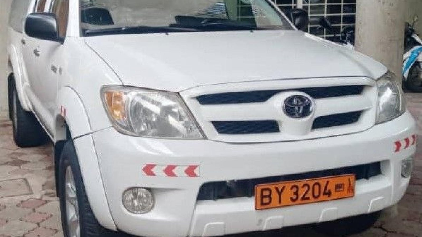 PICK-UP BY 3204 RB HILLUX (location au nord du Bénin)