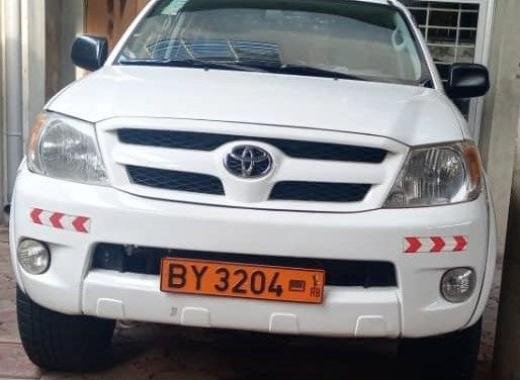 PICK-UP BY 3204 RB HILLUX (location au nord du Bénin)